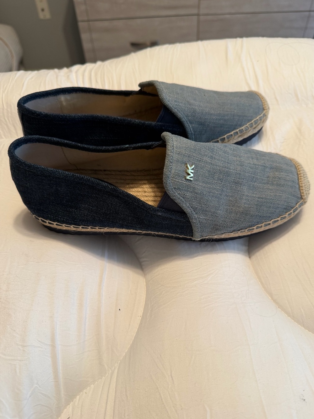 Michael Michael kors denim two tone espadrille flats size 8